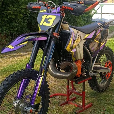 Pembungkus Vinyl Tangki Sepeda Motor – Berikan Tampilan Baru pada Kendaraan Anda